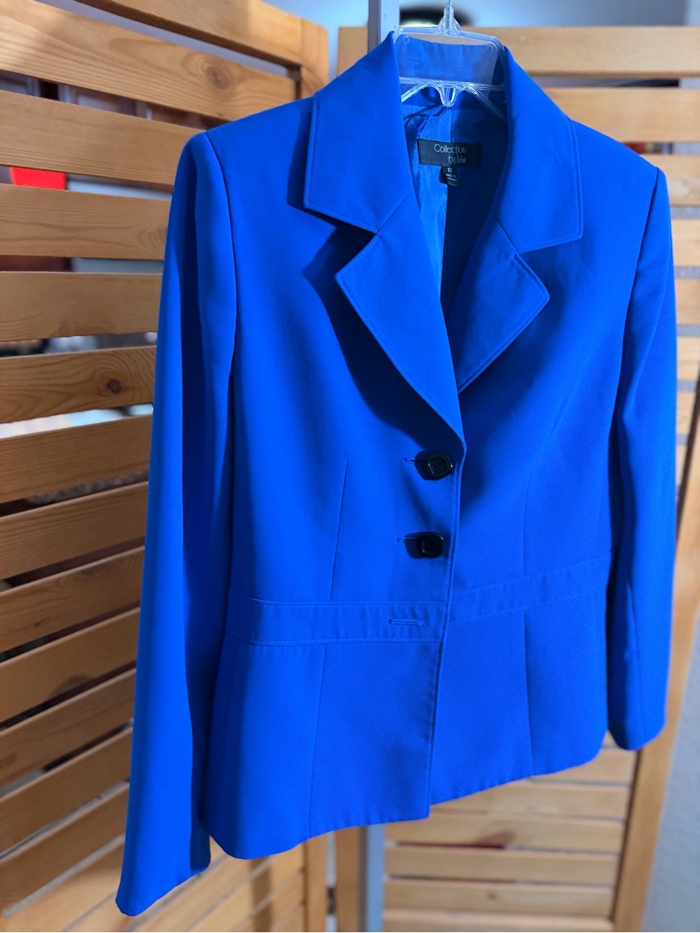 Le Suit Vibrant Blue Two-Button Tailored Blazer